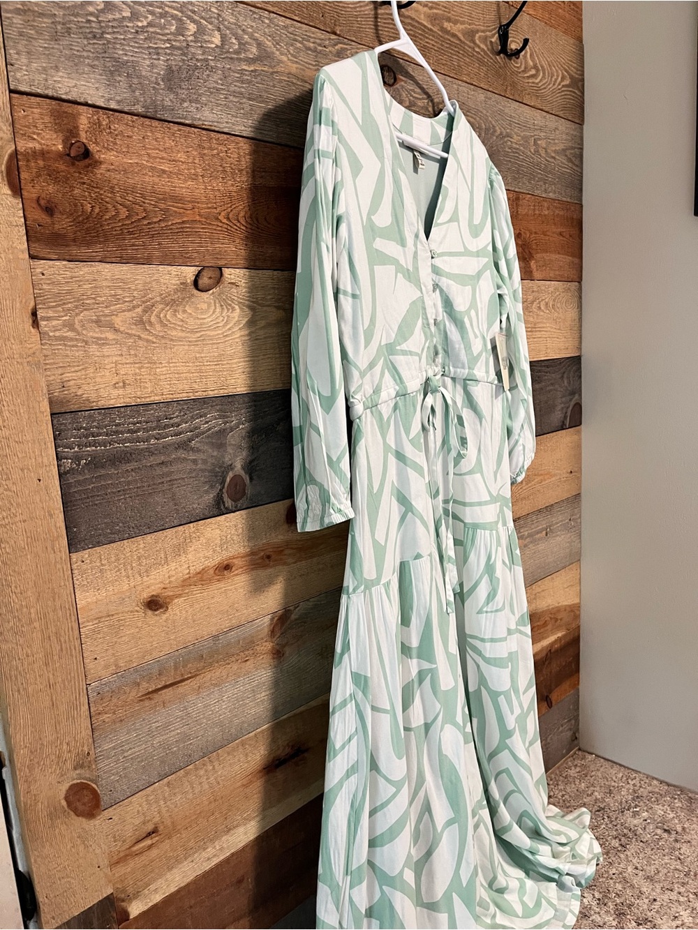 Harlow & Rose Casual Mint & White Abstract Print Maxi Dress - Picture 2 of 4